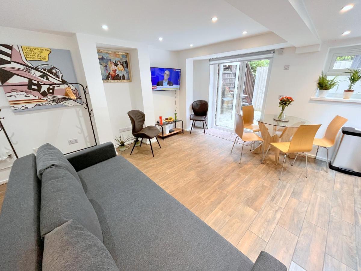 Two Bedroom Flat With Private Patio In Battersea Londres Exterior foto
