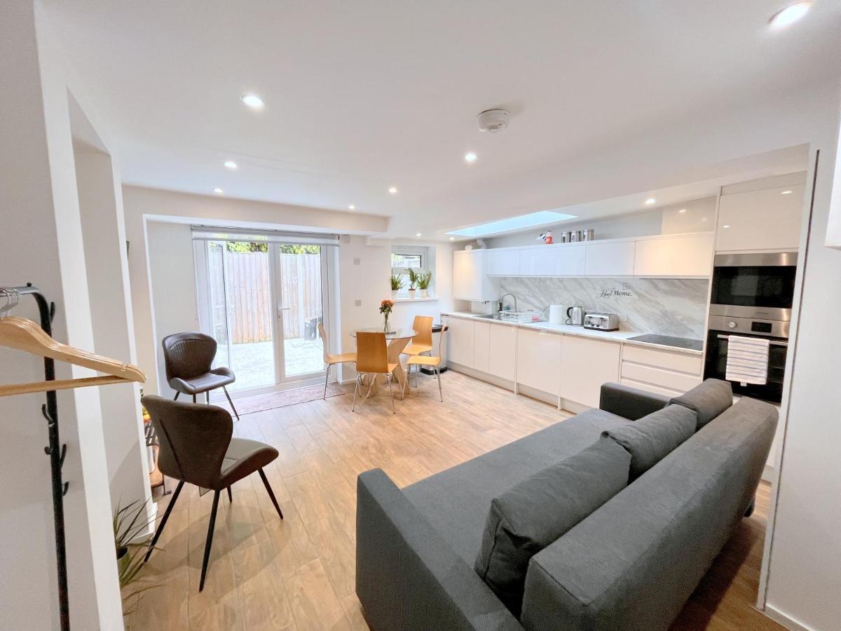 Two Bedroom Flat With Private Patio In Battersea Londres Exterior foto